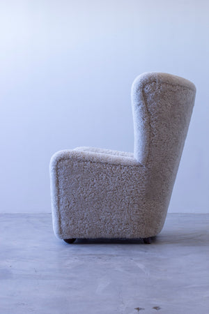 1672 wingback chair and stool by Fritz Hansen no.2