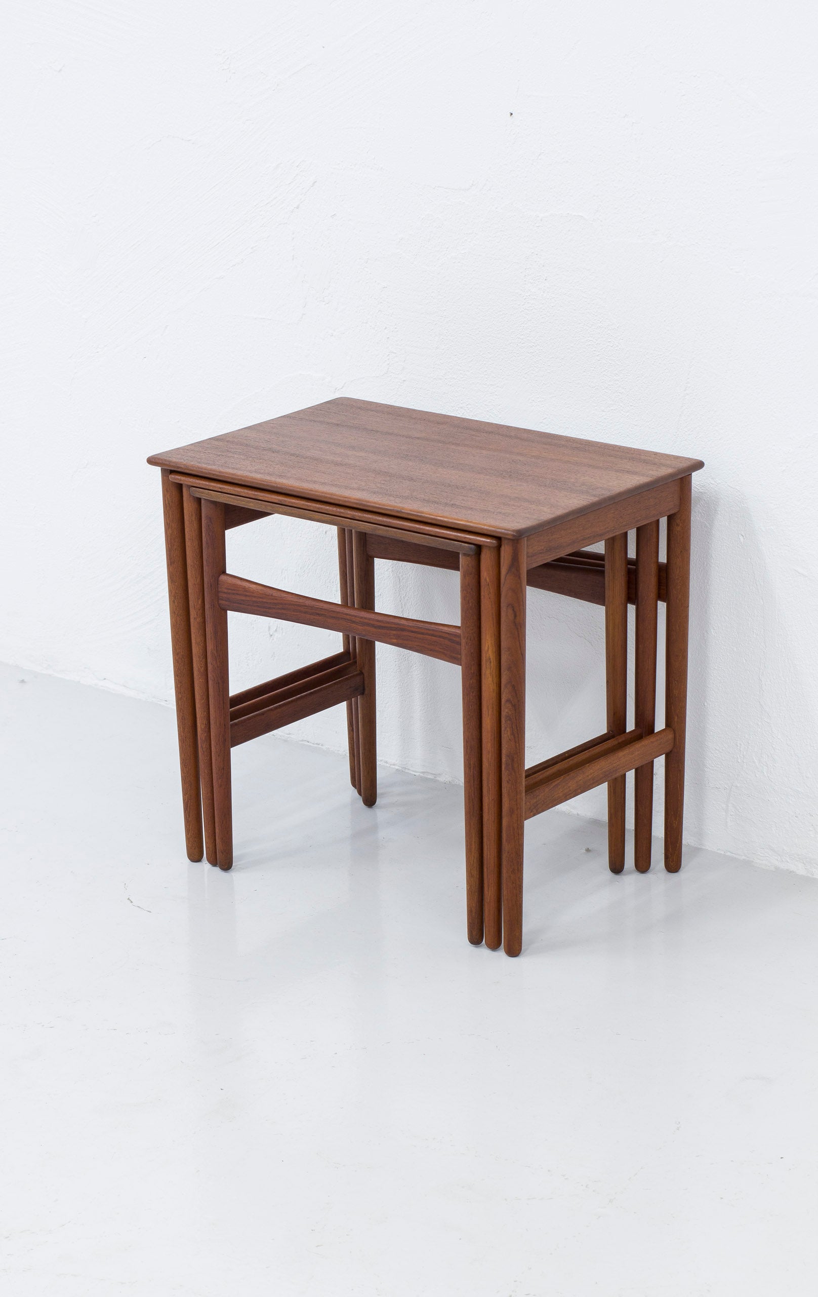 Nesting tables by Hans J. Wegner