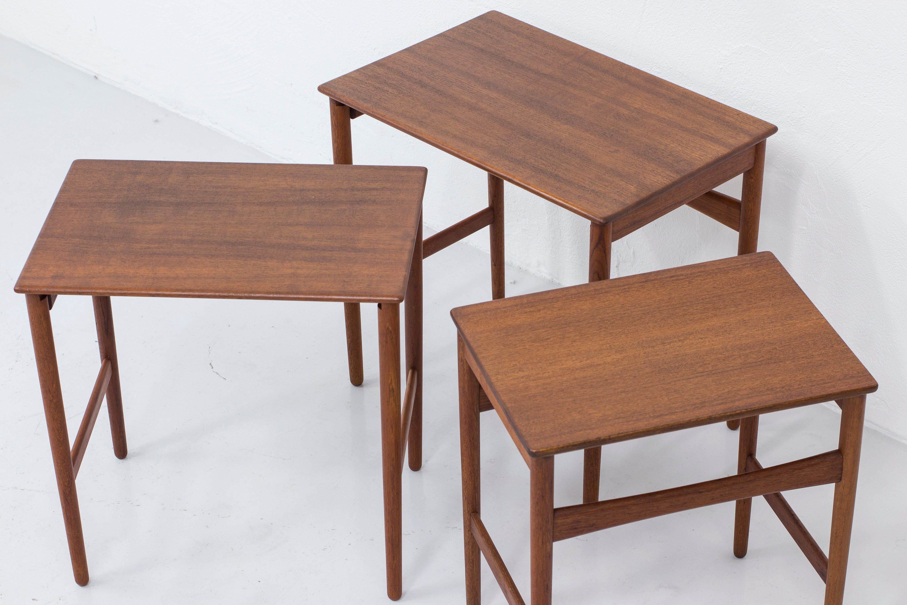 Nesting tables by Hans J. Wegner