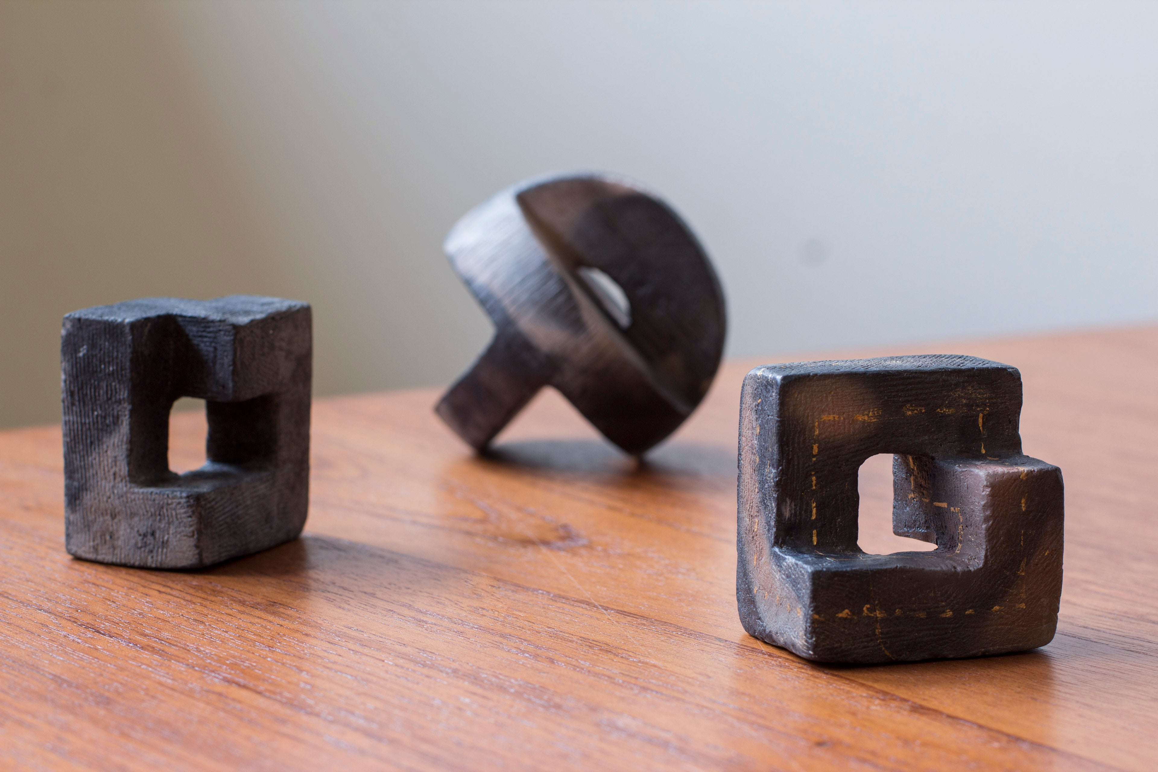 Geometrical stoneware scultptures