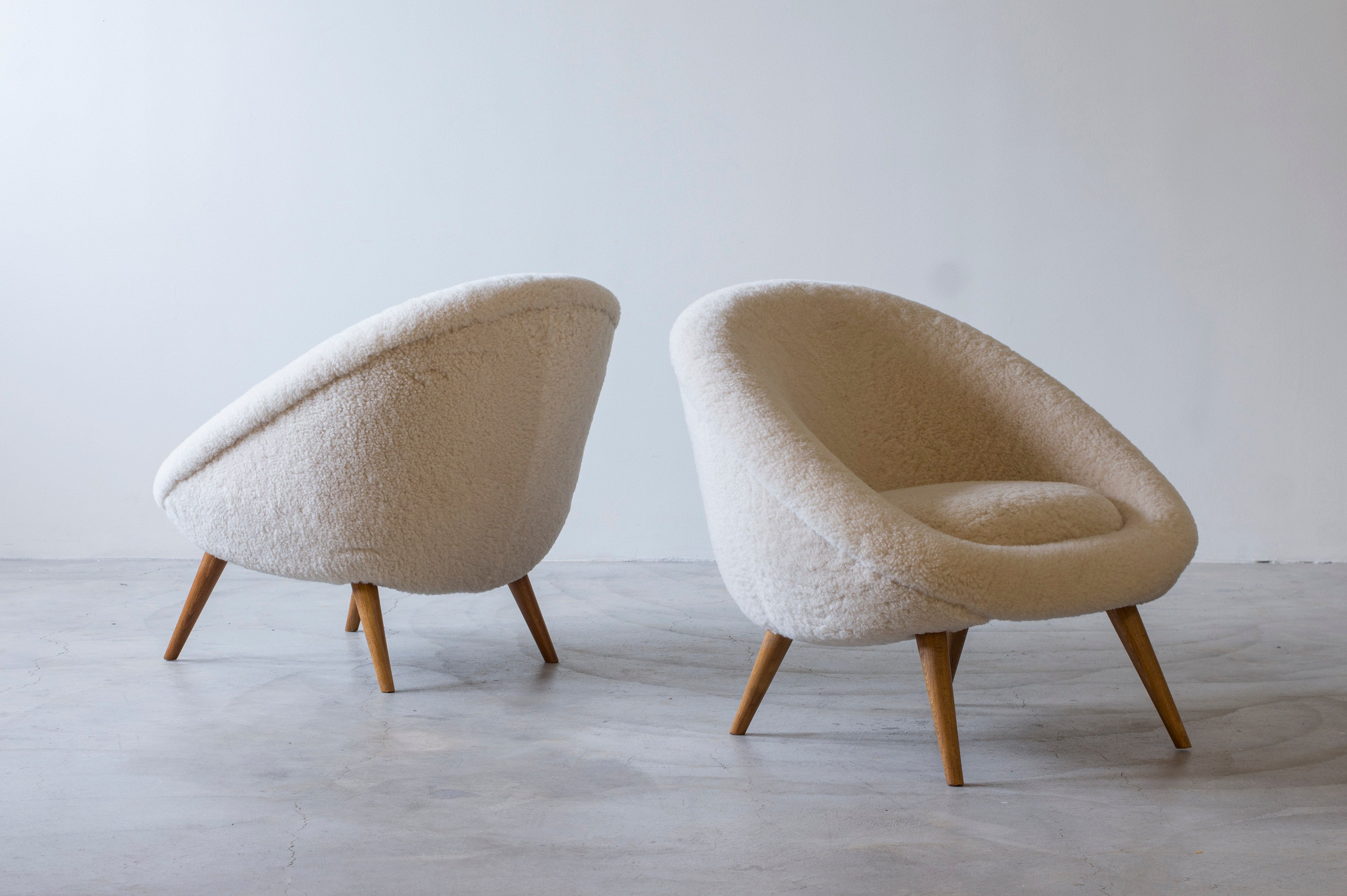 Lounge chairs "Oeuf" in the style of Jean Royere
