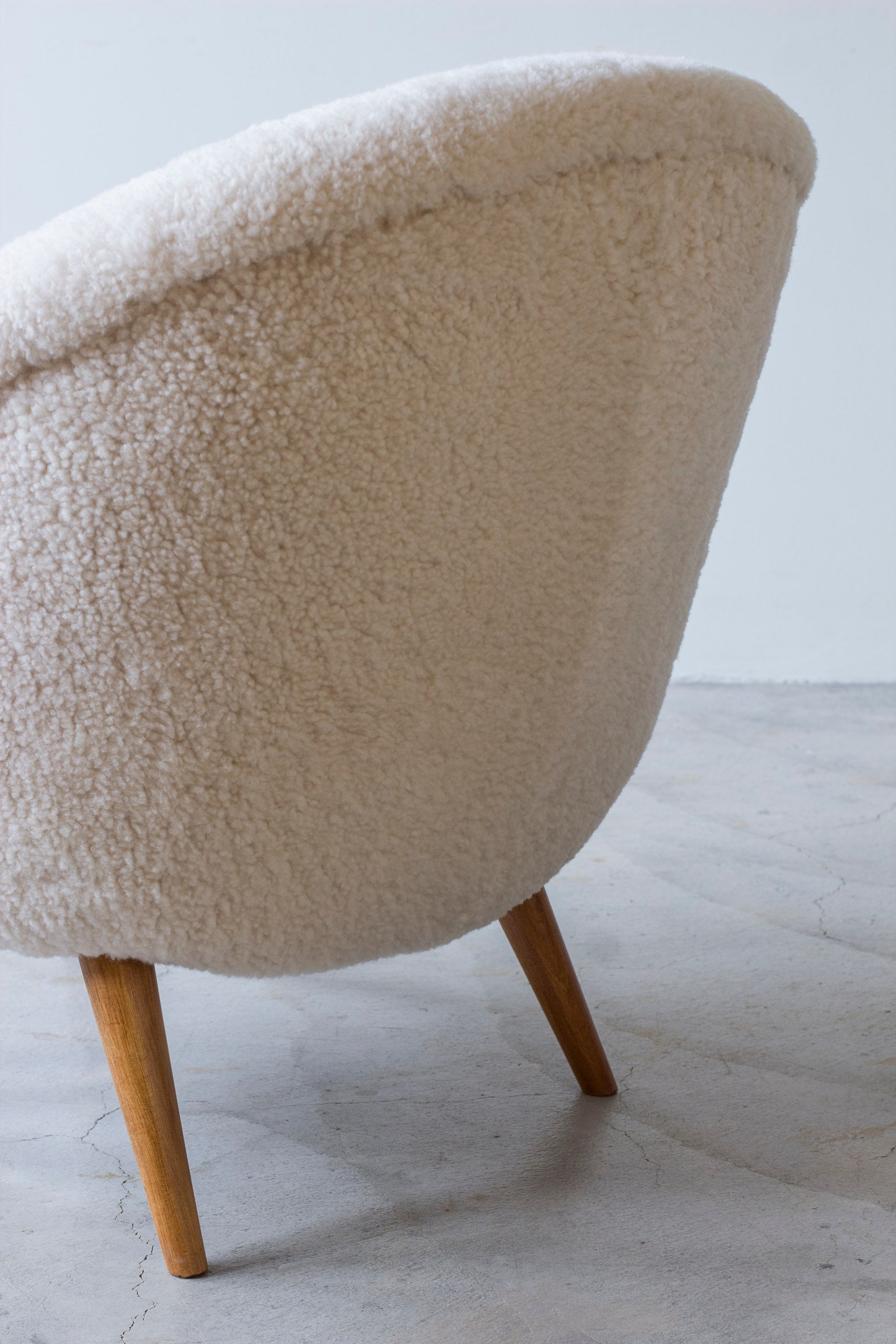 Lounge chairs "Oeuf" in the style of Jean Royere