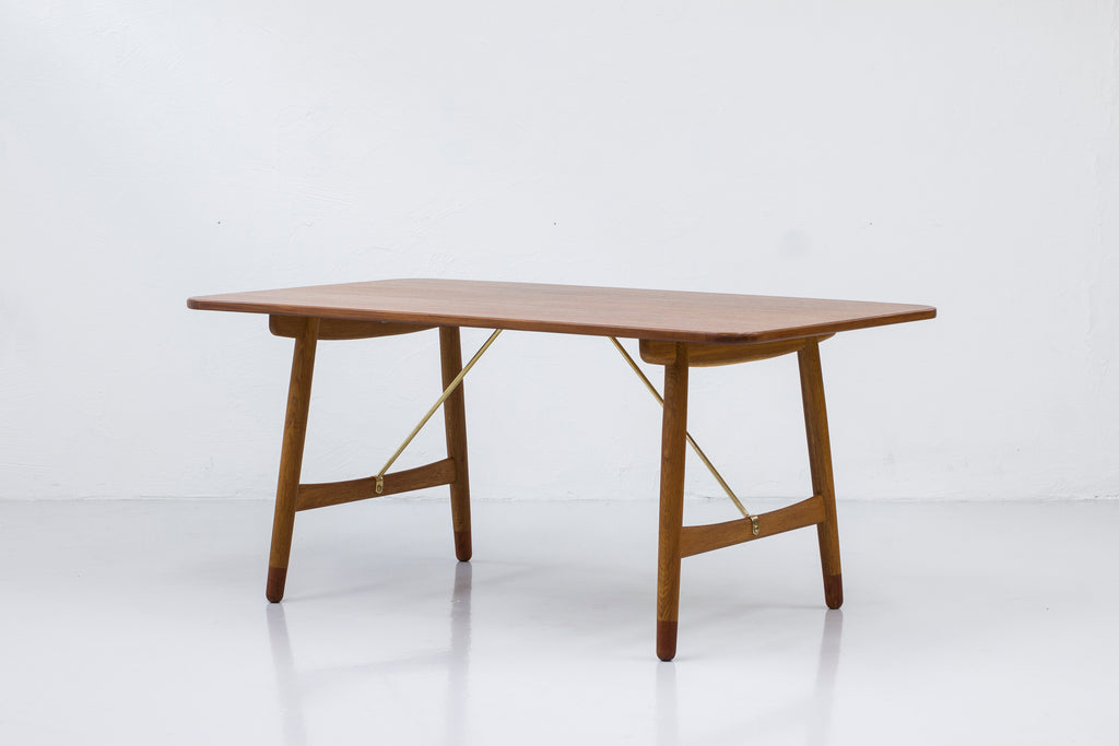 Hunting table by Børge Mogensen