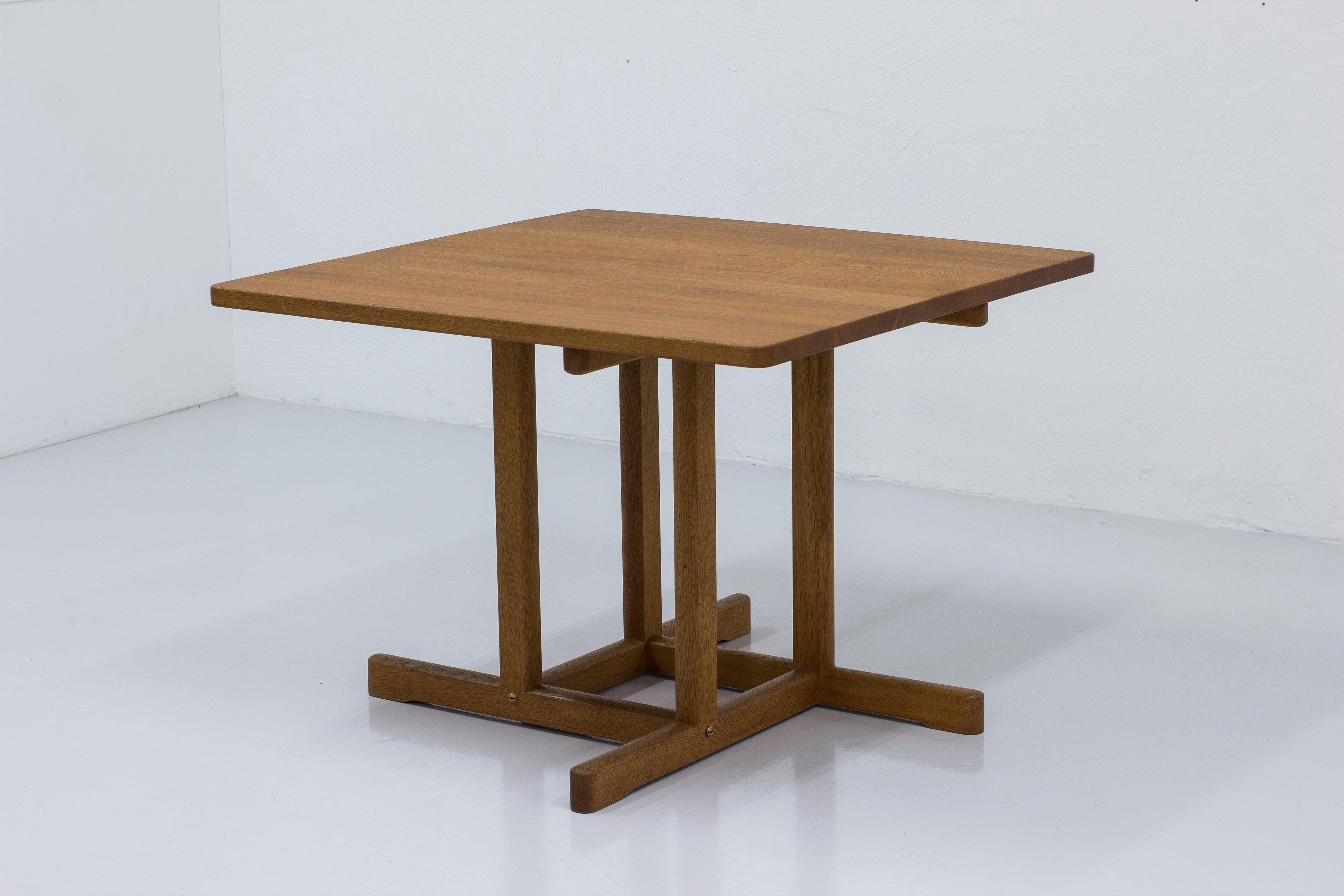 Dining table 6288 by Mogensen