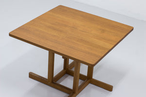 Dining table 6288 by Mogensen