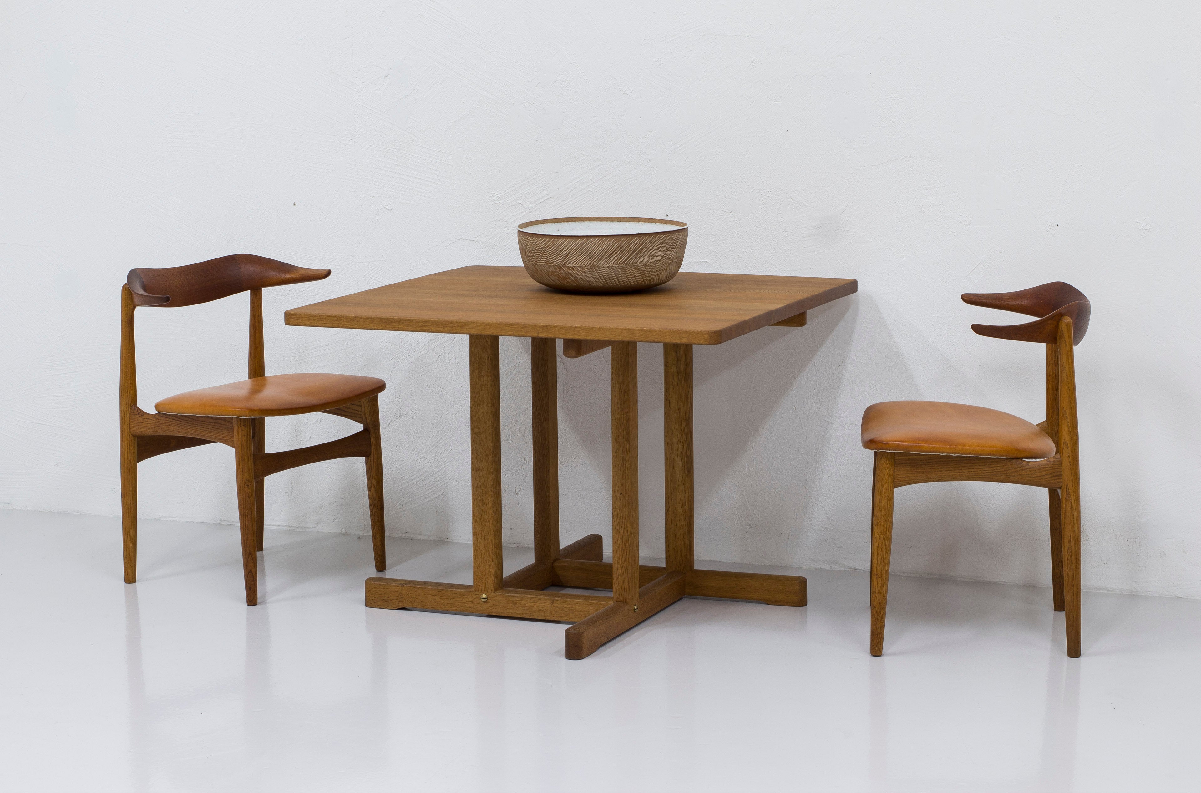 Dining table 6288 by Mogensen