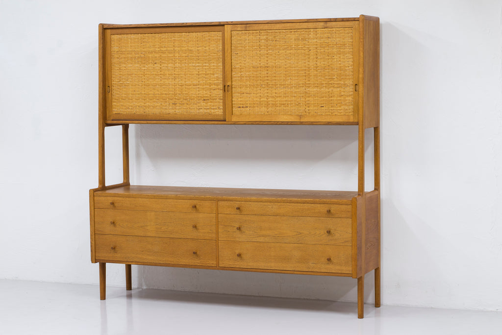 RY20 cabinet by Hans J. Wegner
