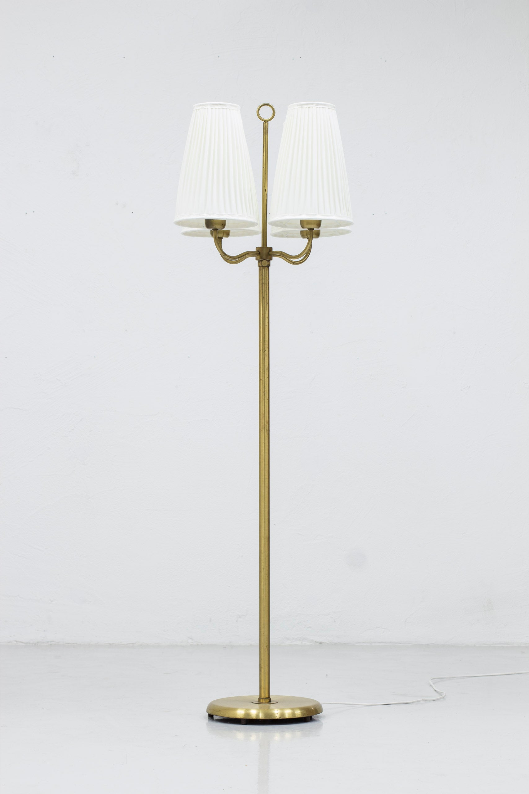 Swedish Modern floor lamp in brass MODERNISTEN