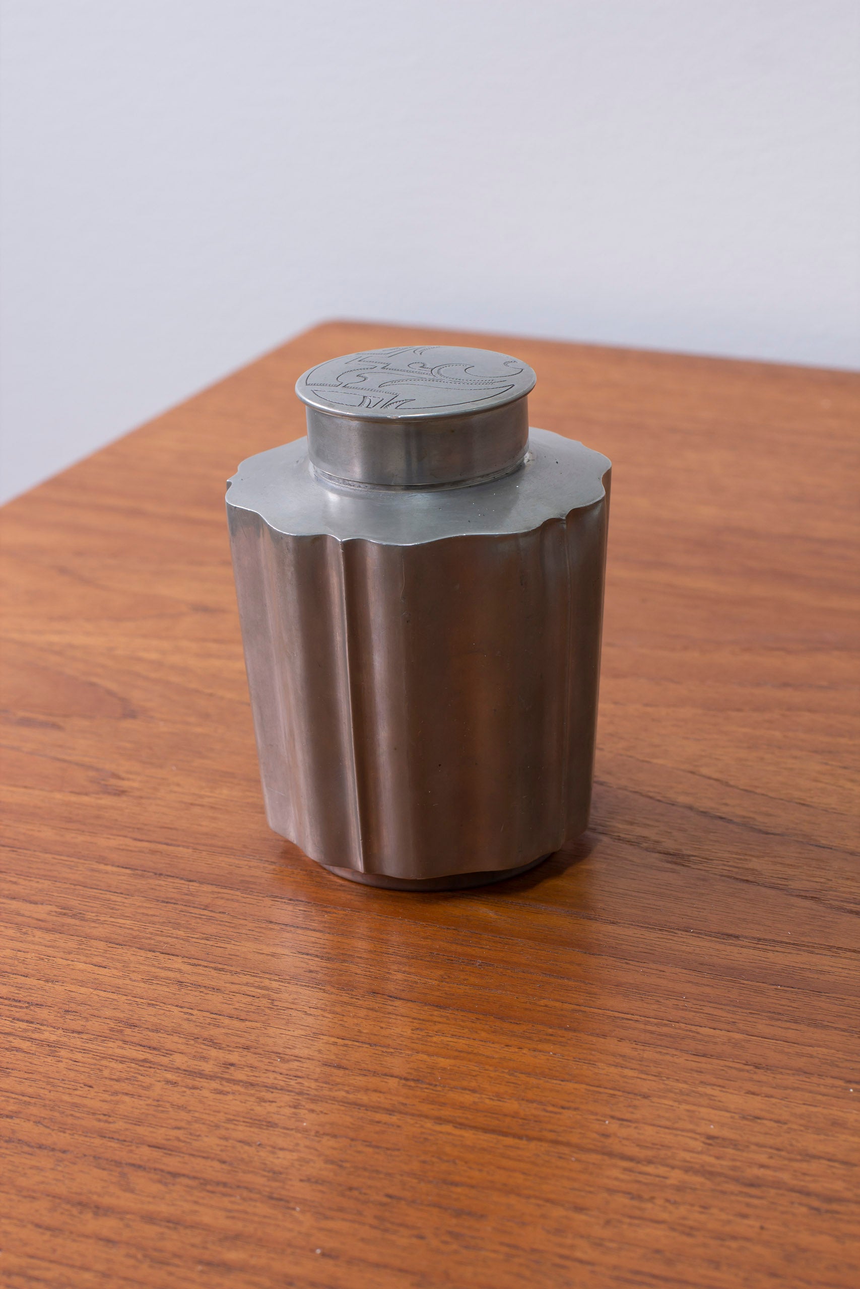 Tea jar in pewter by Edvin Ollers