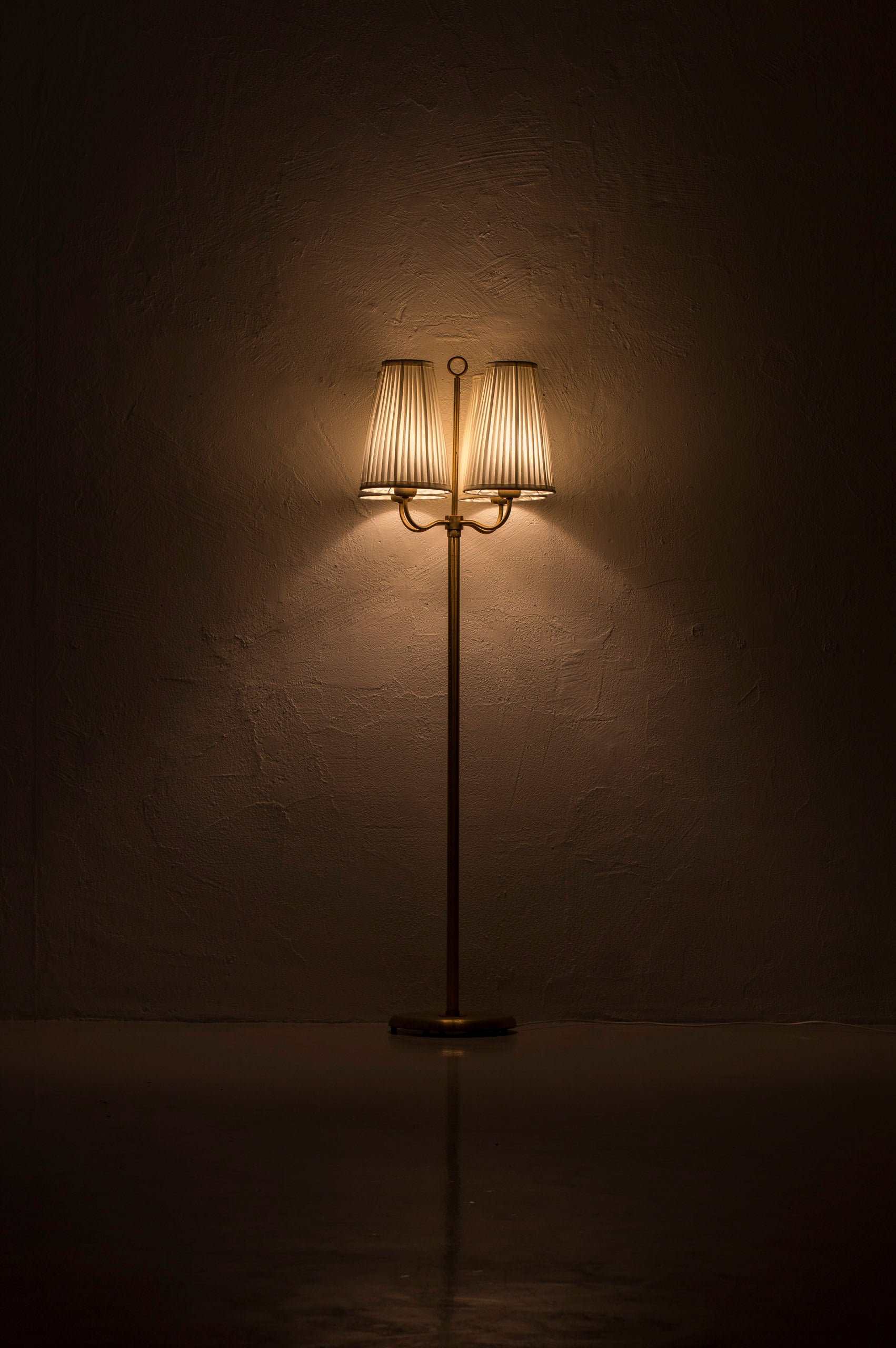 Swedish Modern floor lamp in brass
