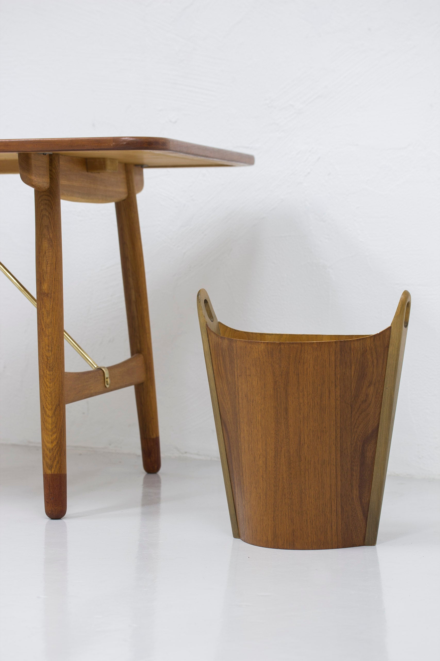 Wastepaper bin by Einar Barnes
