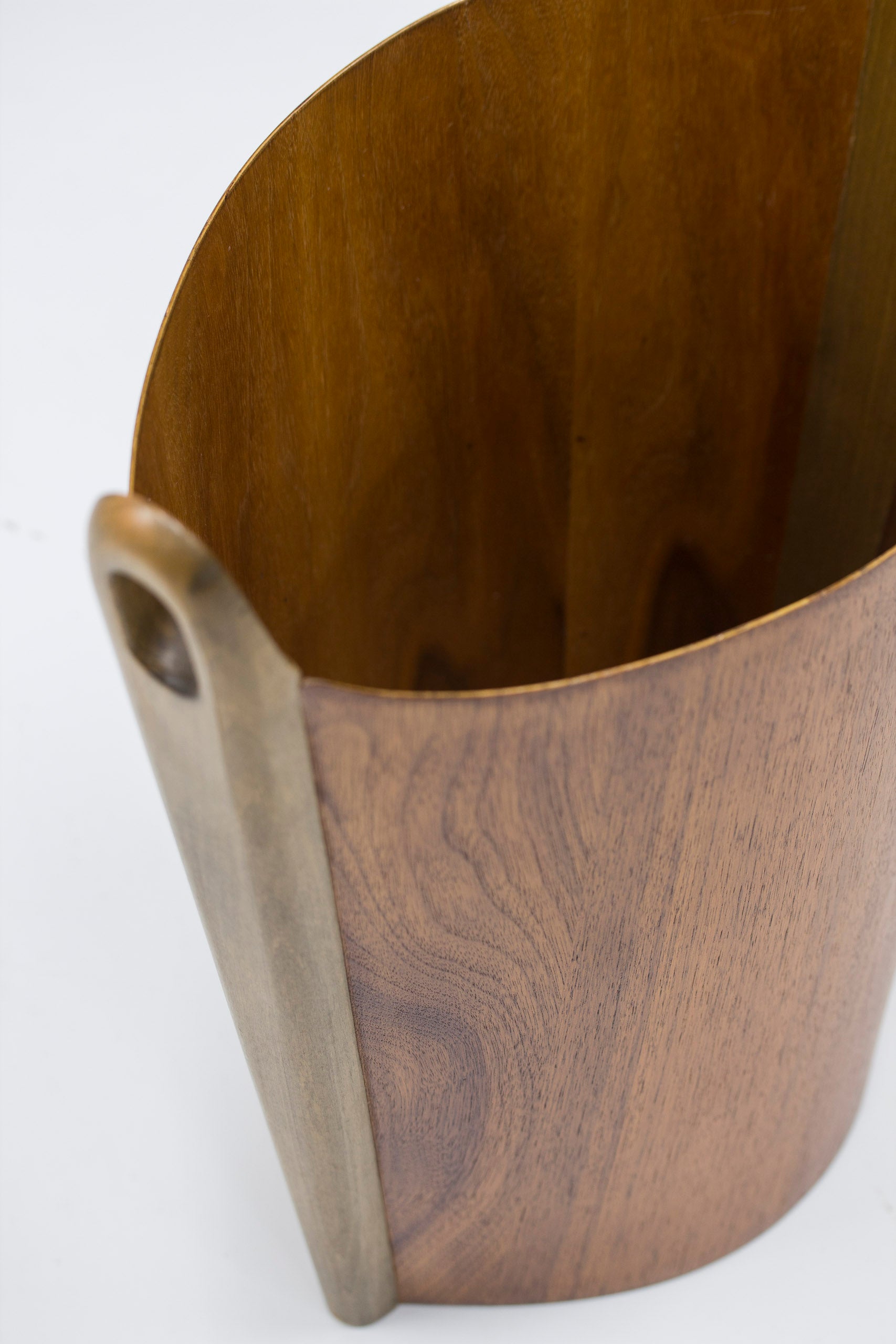 Wastepaper bin by Einar Barnes