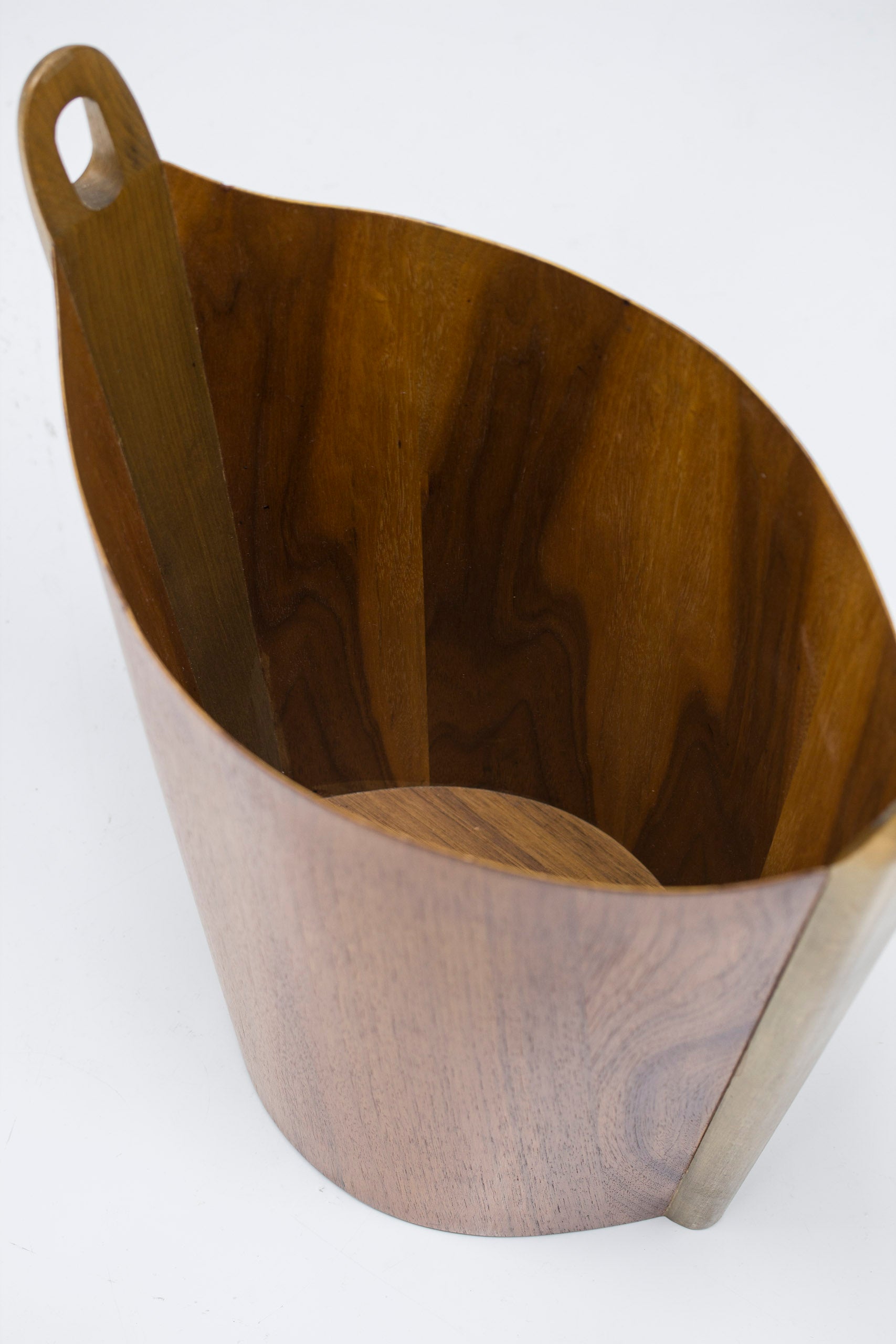 Wastepaper bin by Einar Barnes