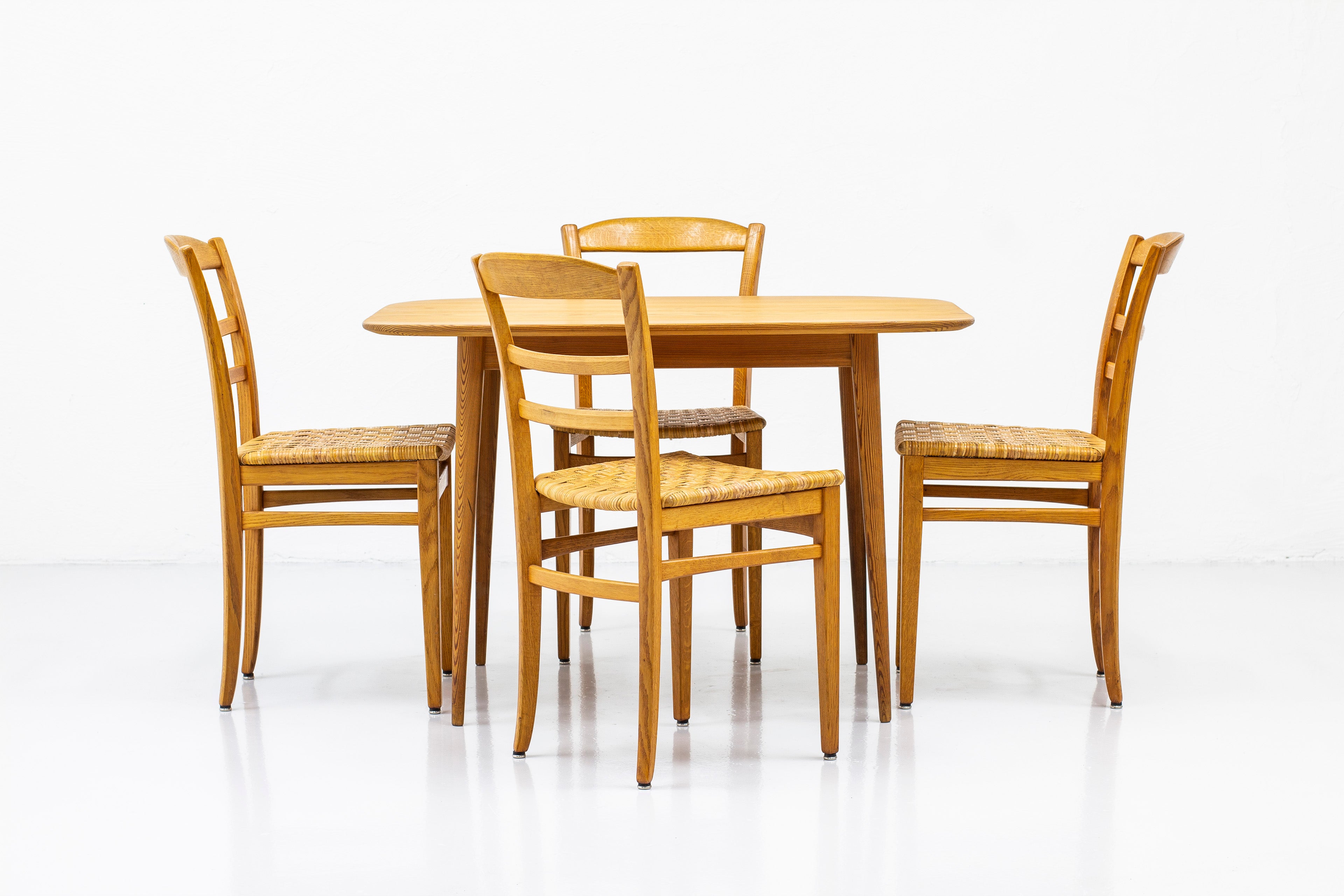 Pine "Sportstuge" table by Carl Malmsten