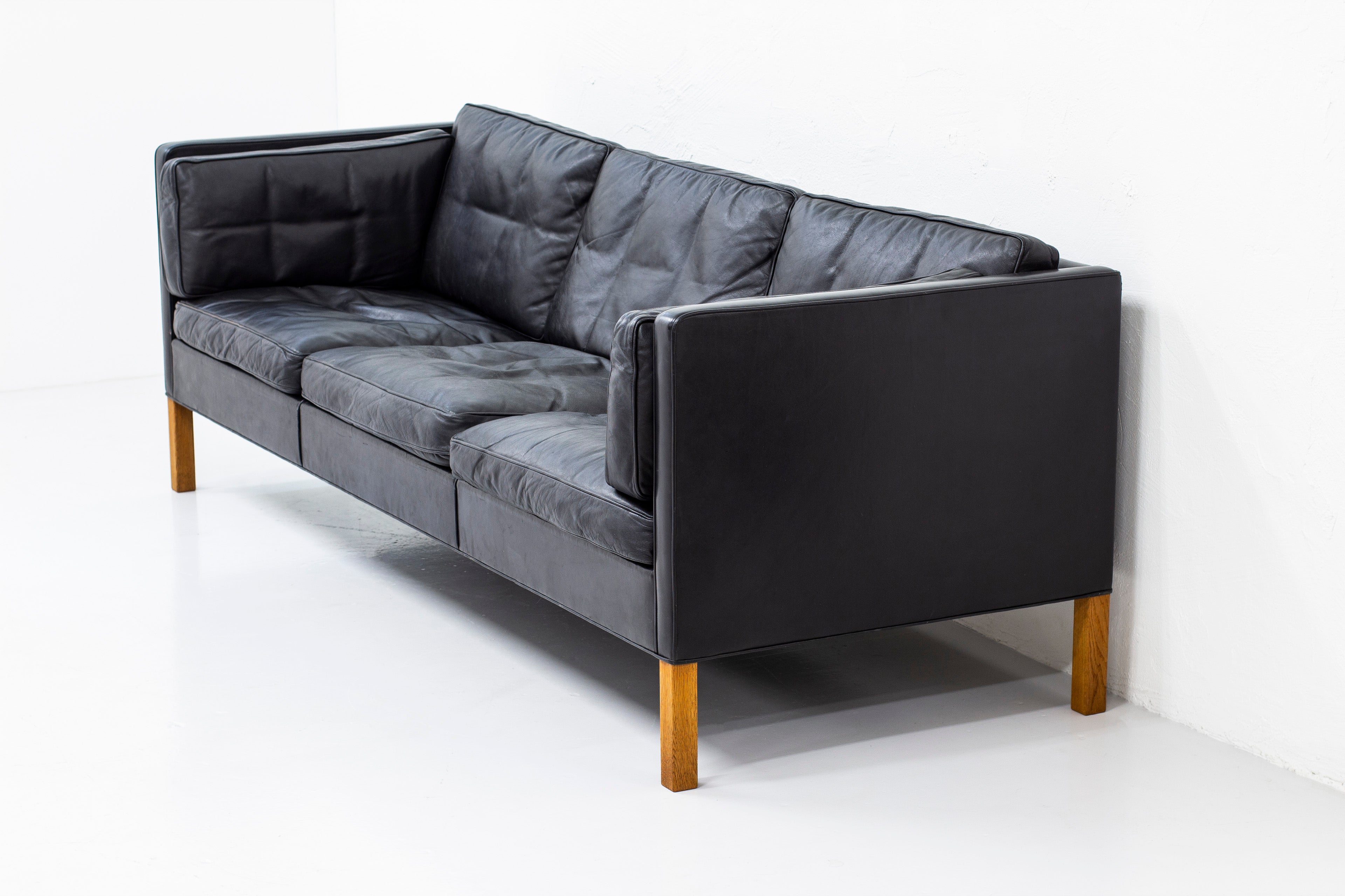 Sofa 2443 by Borge Mogensen