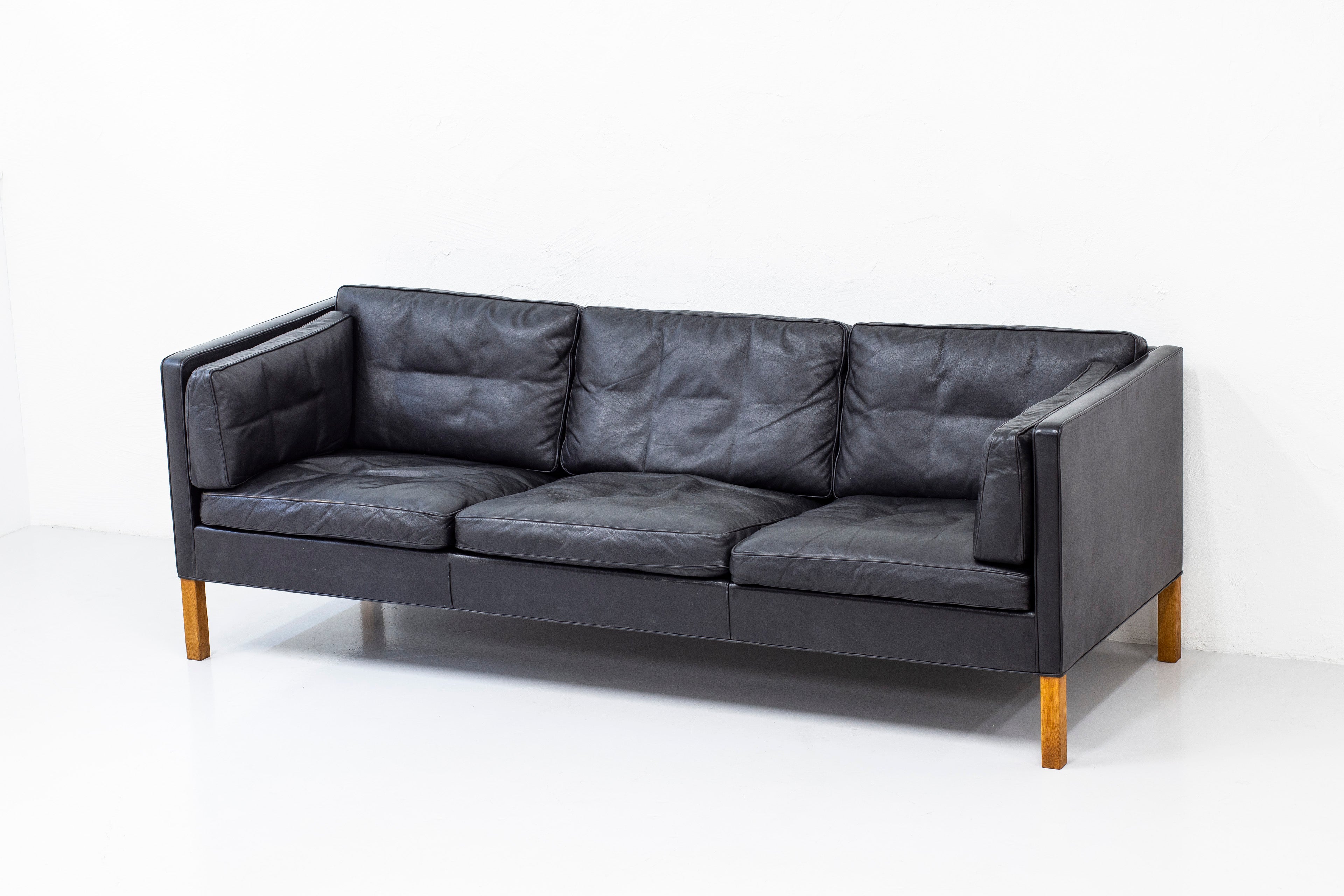 Sofa 2443 by Borge Mogensen