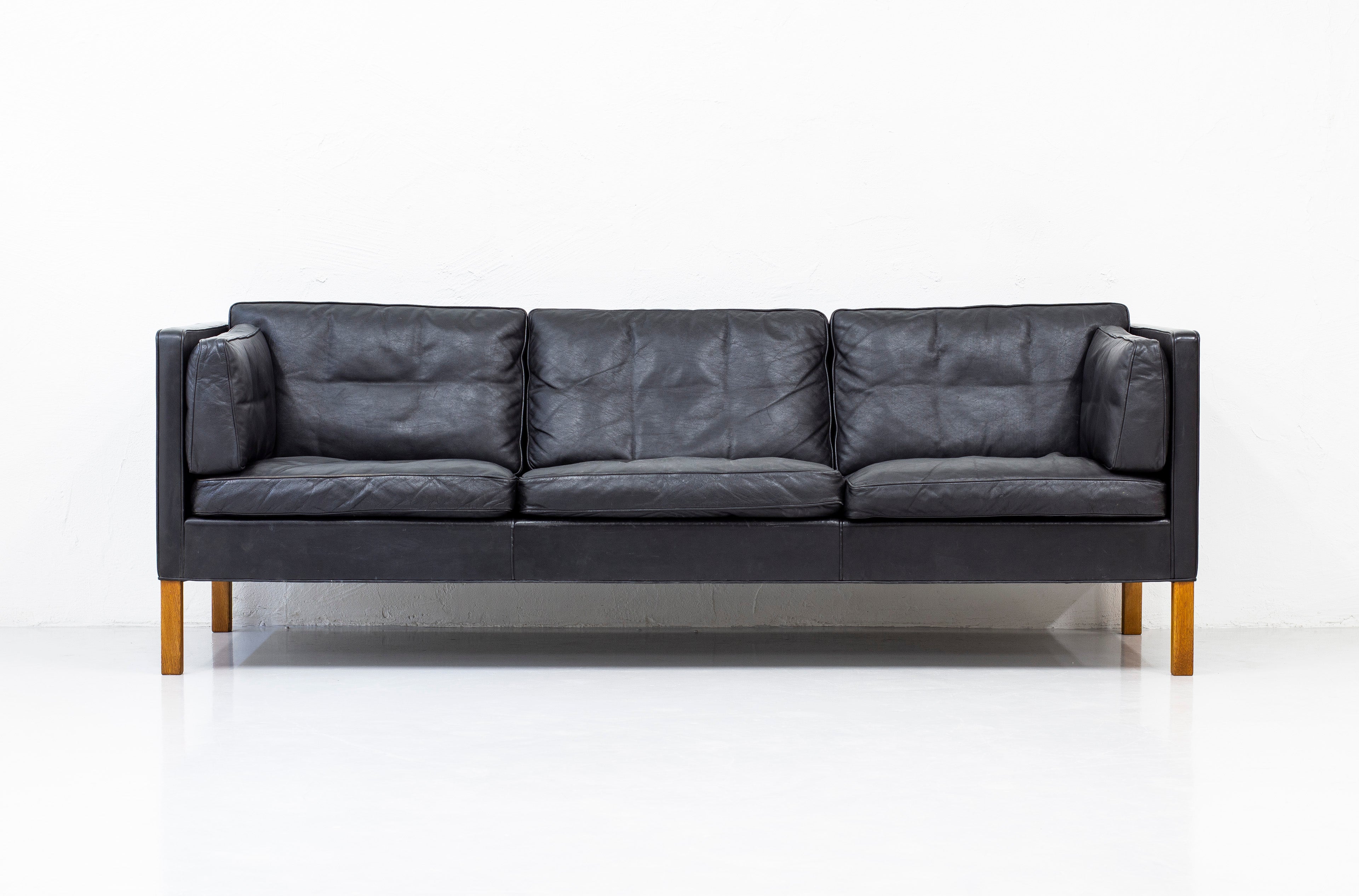 Sofa 2443 by Borge Mogensen