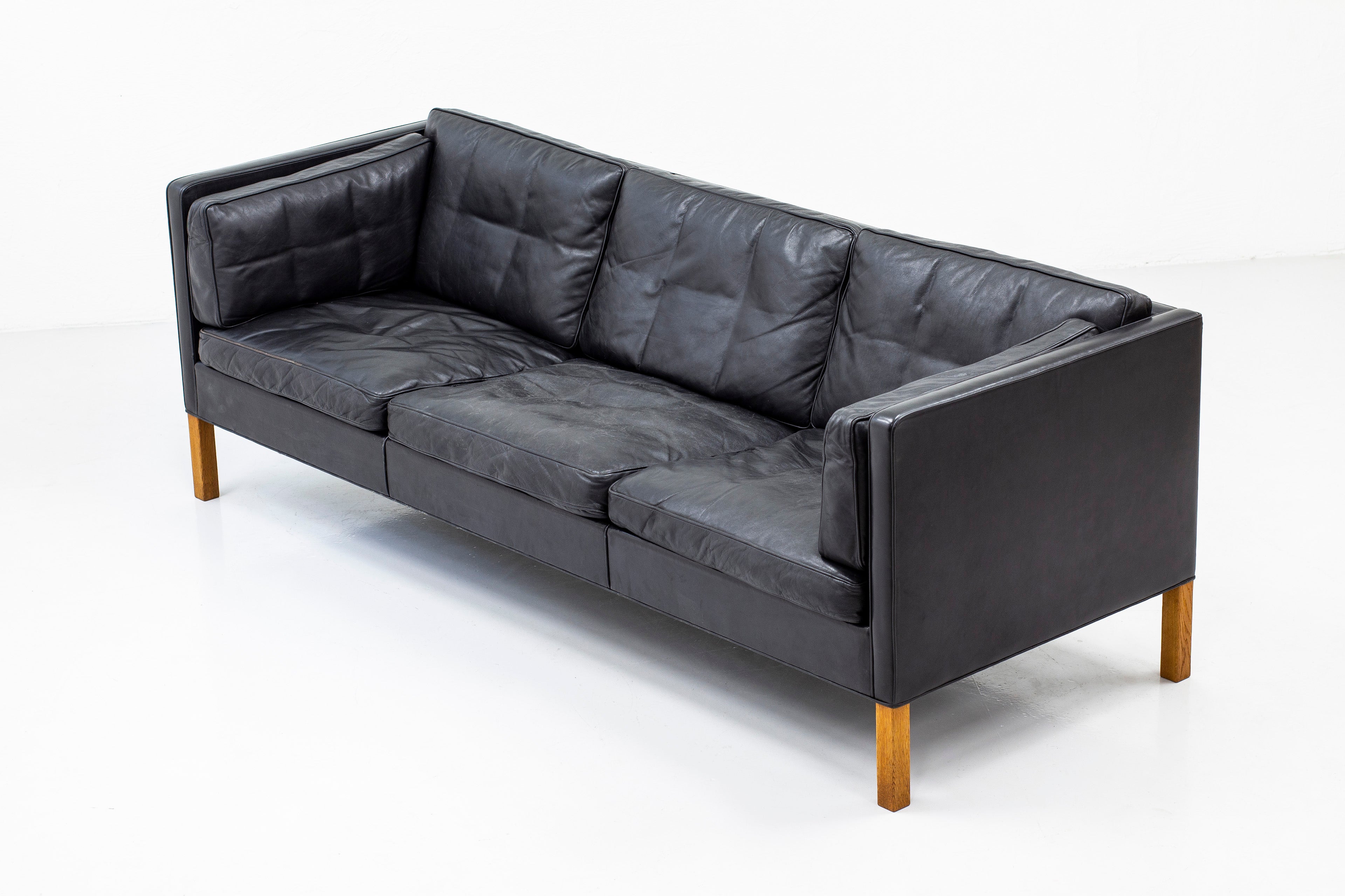Sofa 2443 by Borge Mogensen