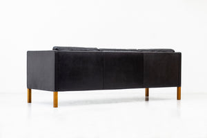 Sofa 2443 by Borge Mogensen