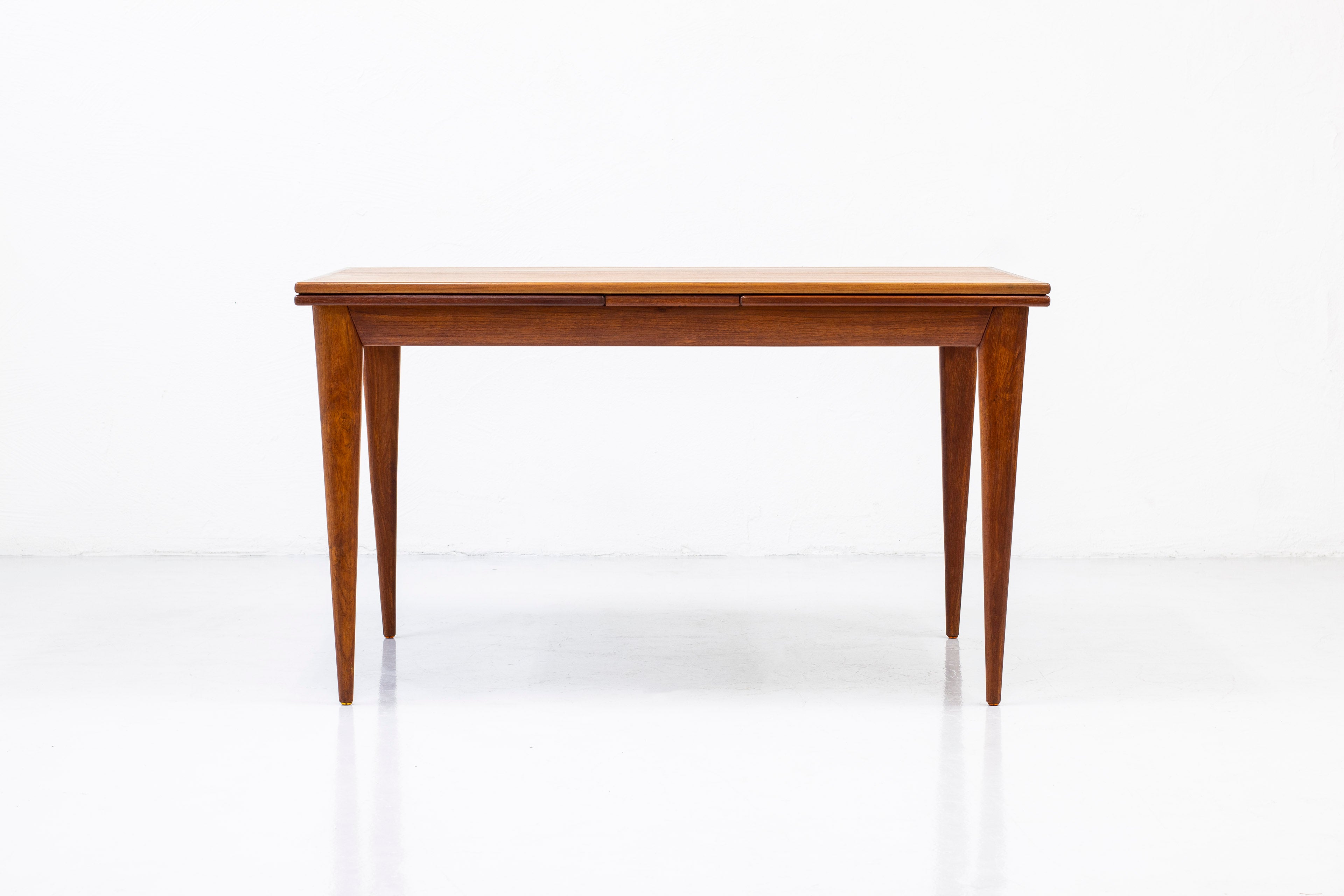 Dining table by Niels Møller