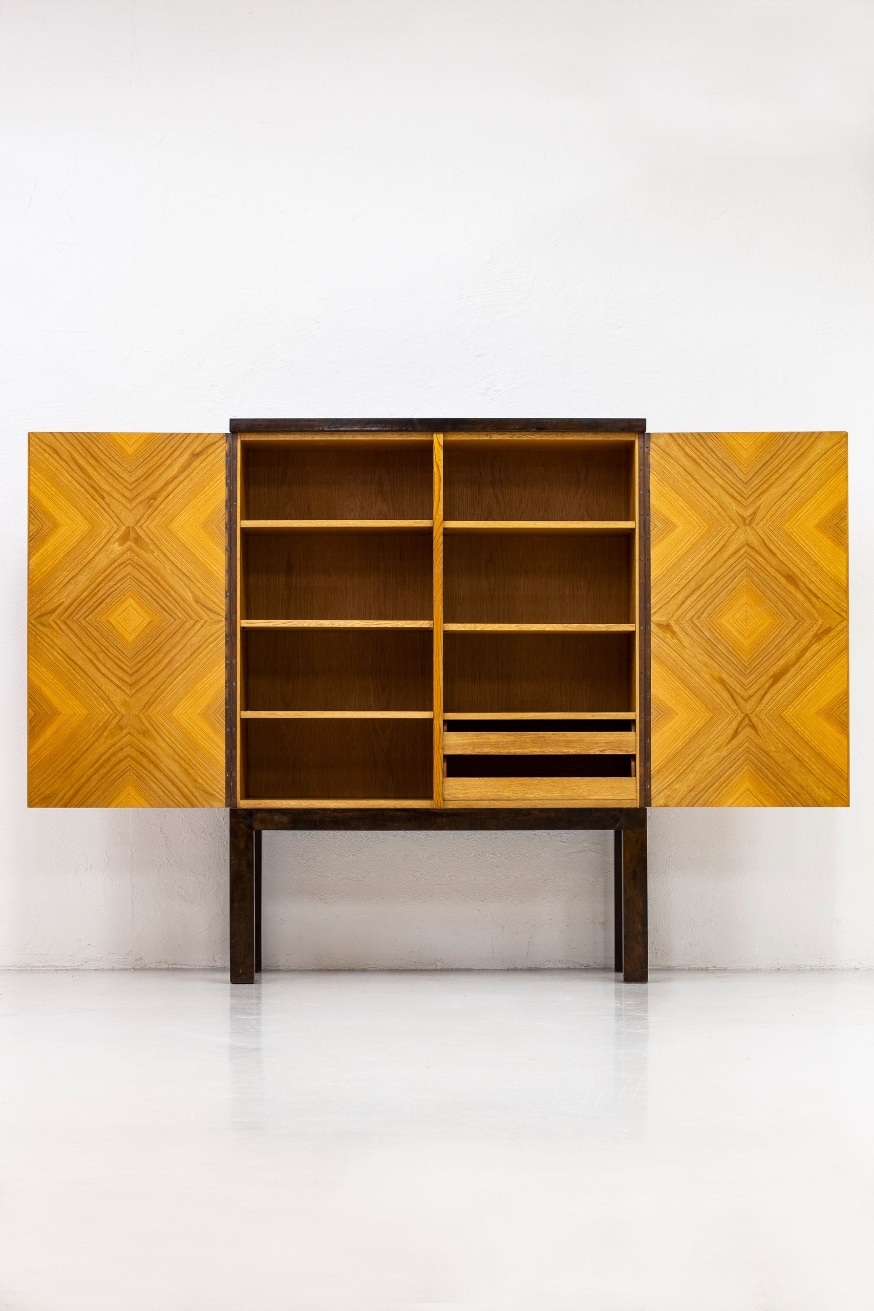 1930s cabinet in the style of Otto Schulz