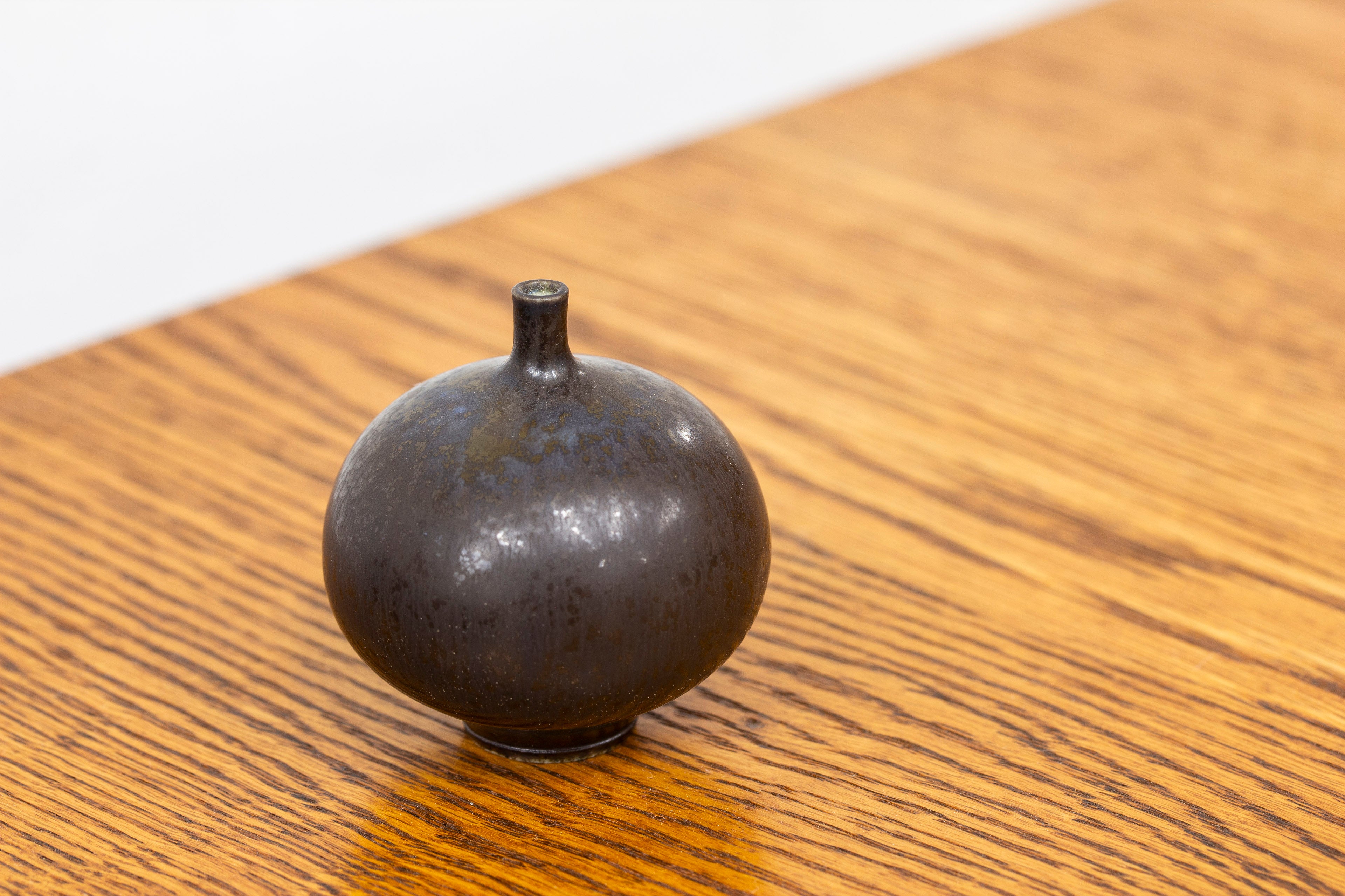 Stoneware vase by Berndt Friberg