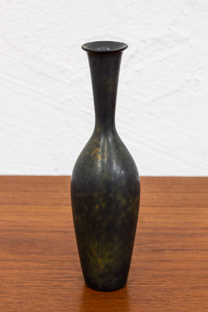 Black stoneware vase by Nylund
