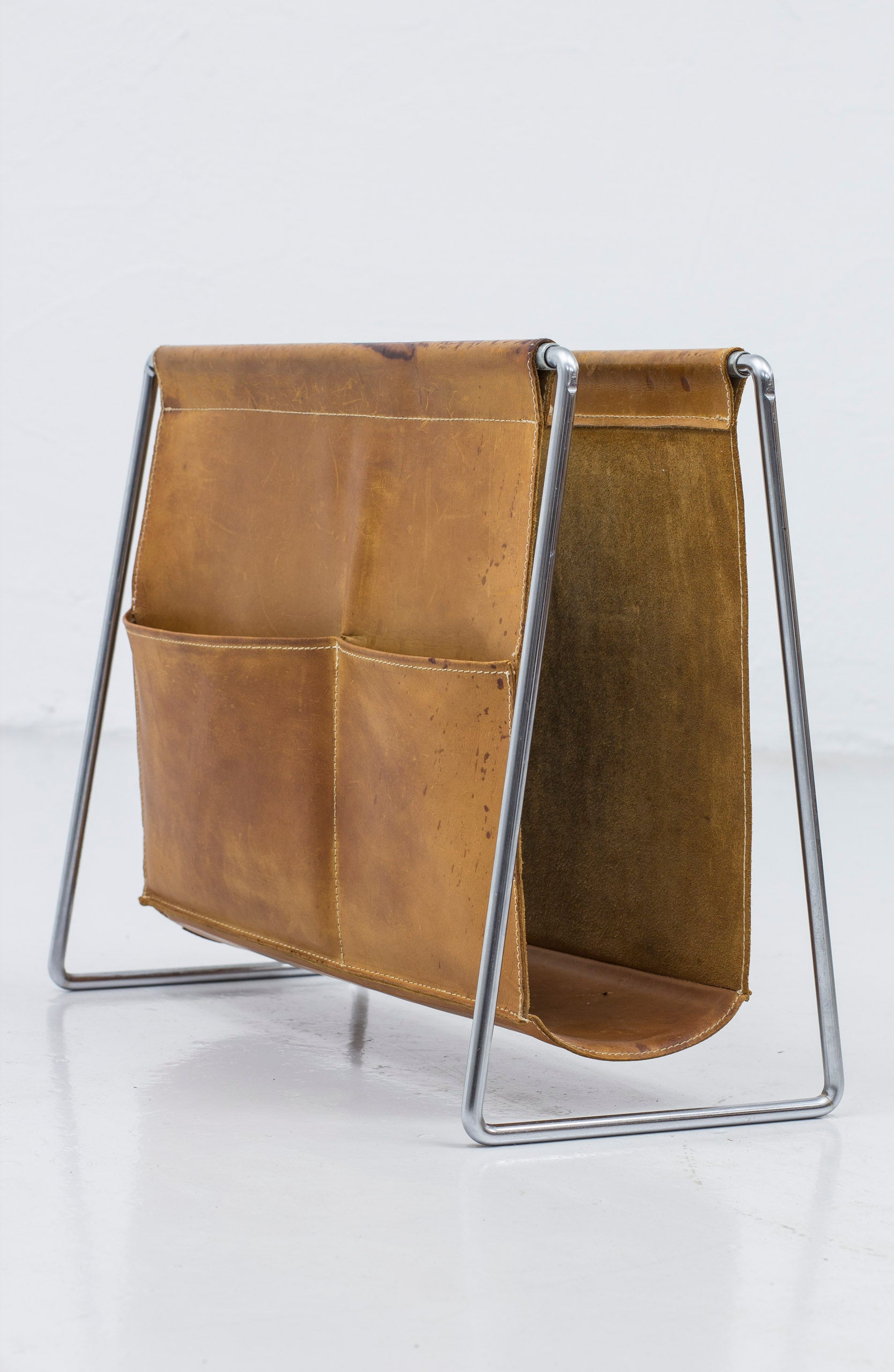 "Bachelor" magazine rack by Panton