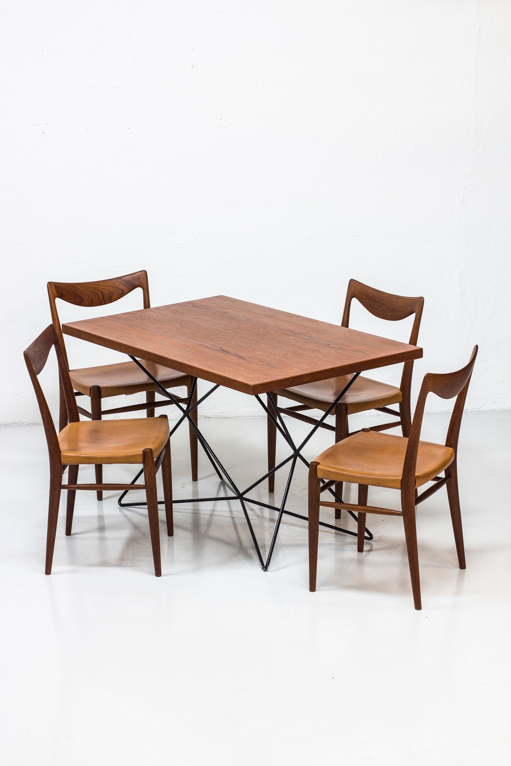 "A2" multi table by Bengt Johan Gullberg